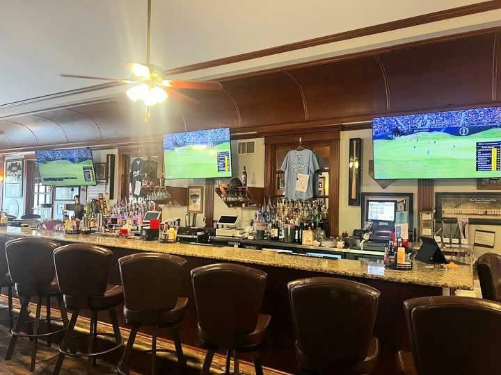 Shelly’s Uptown Grill - Doylestown, OH 5